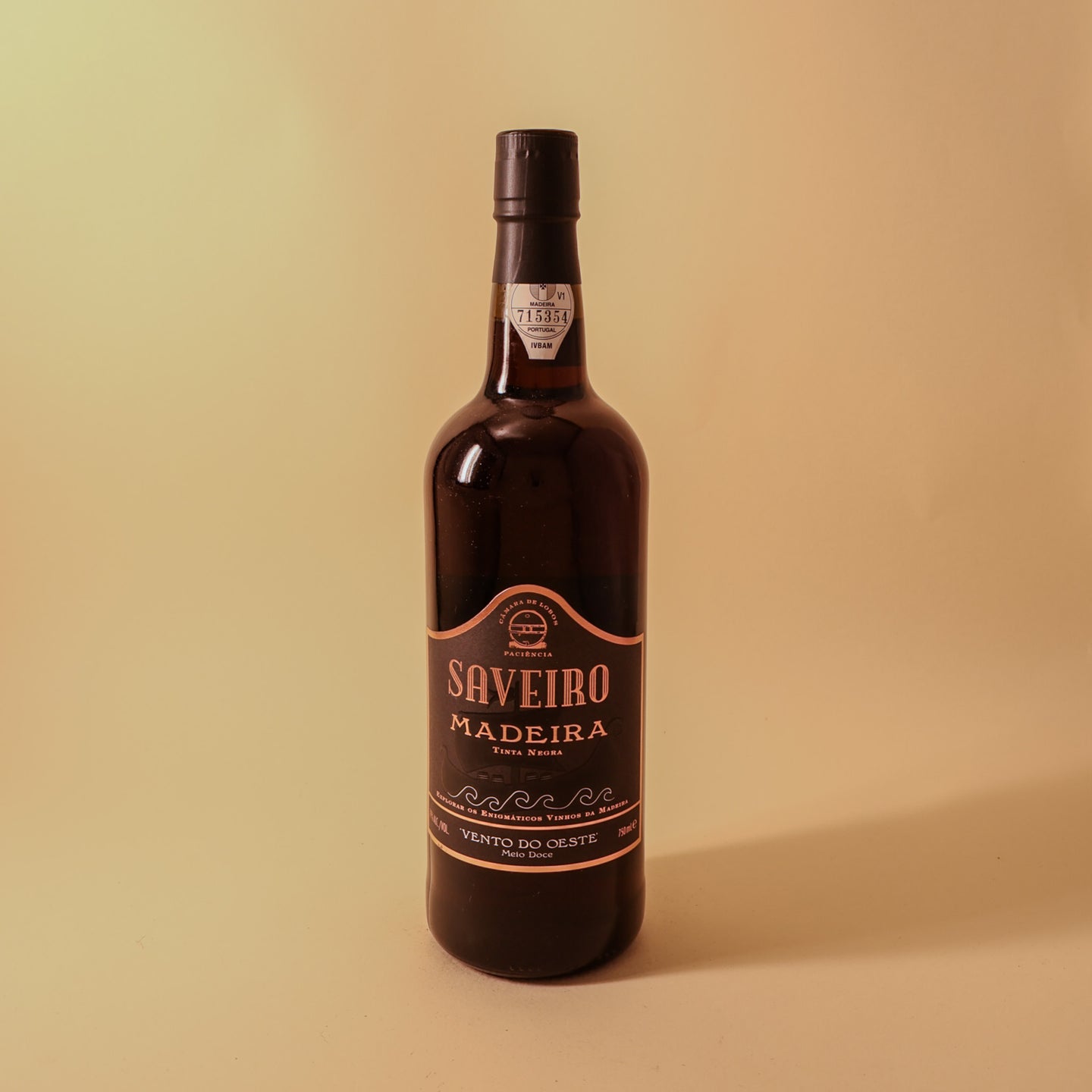 Saveiro, Madeira, Vento do Oeste, Medium Rich, Tinta Negra