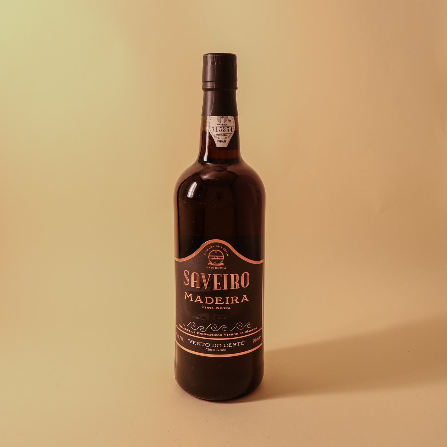 Saveiro, Madeira, Vento do Oeste, Medium Rich, Tinta Negra